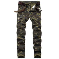 Camouflage Cargo Pants with Reinforced Knees - Perfect for Outdoor Adventures