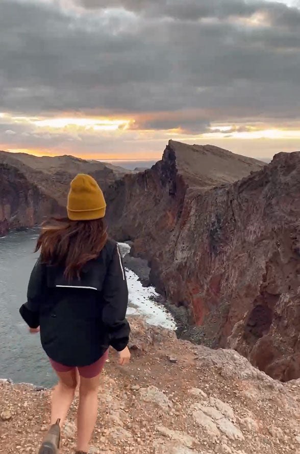LØPER: The Multifunctional Running Jacket