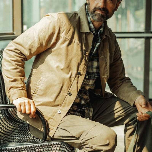 Men's Casual Outdoor Jacket with Button Closure and Chest Pockets